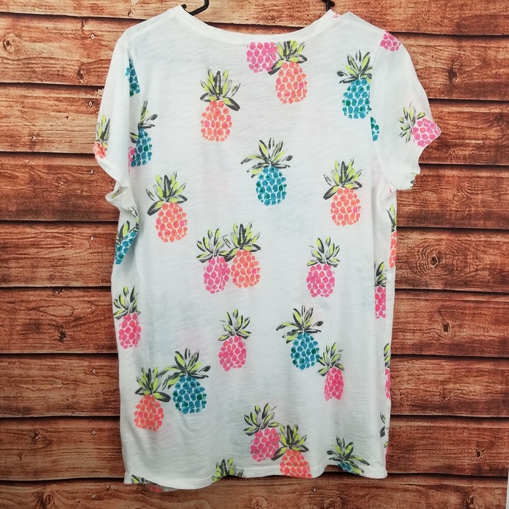 ✨ Merona colorful pineapple vneck tshirt - Picture 2 of 5